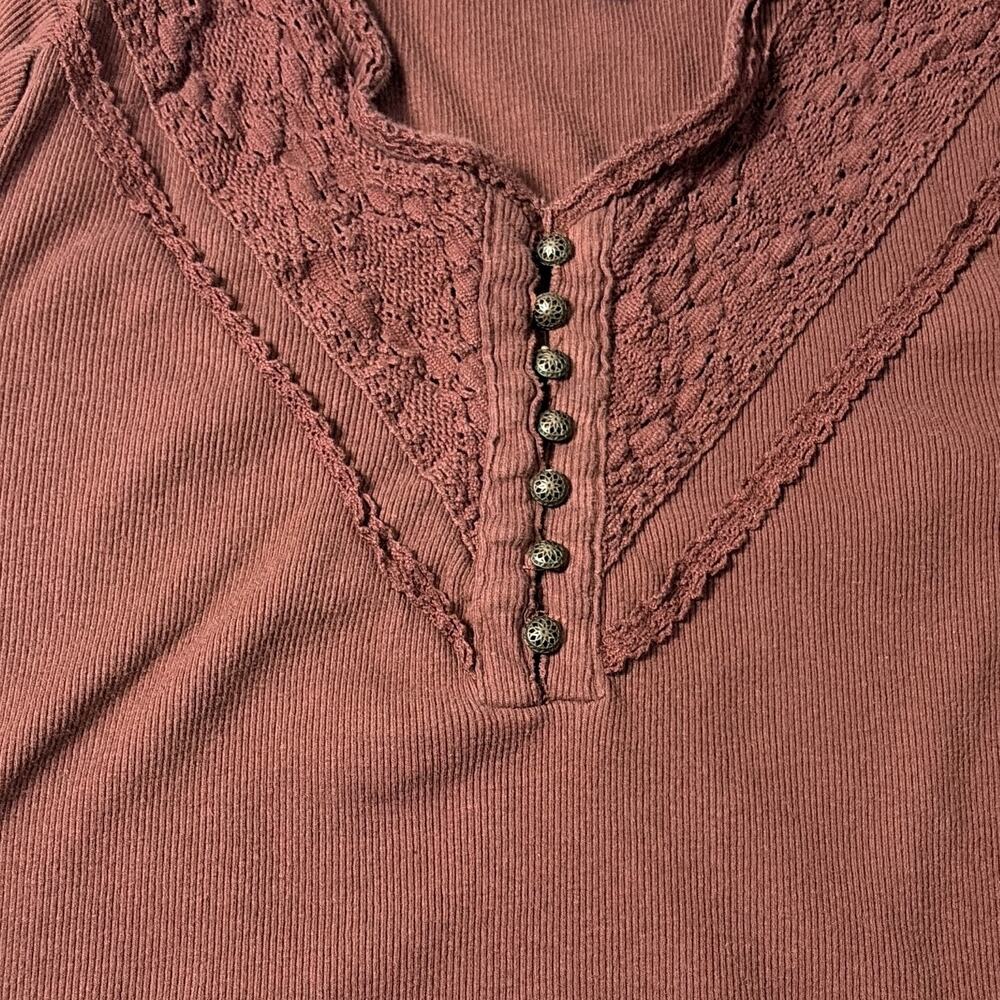Lucky Brand Lace Trim V-Neck Button Top Long Sleeve L see pic for measurements - Picture 3 of 7